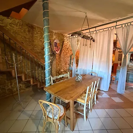 Apartment Antico Leccio Orange